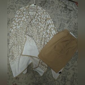 2 PWomen'Neutral Beige & White Women's Pantsuit Set - Classic Knit Top and Pants